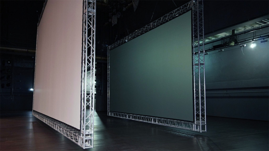 Powierzchnia Adeo Screen Easy + kratownica Euromet = Gotowy ekran ramowy na scenę